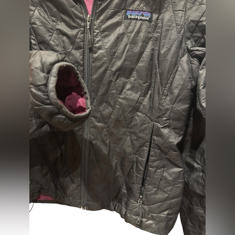 Patagonia Women's Metallic Gray Puffer Jacket - Picture 6 of 9